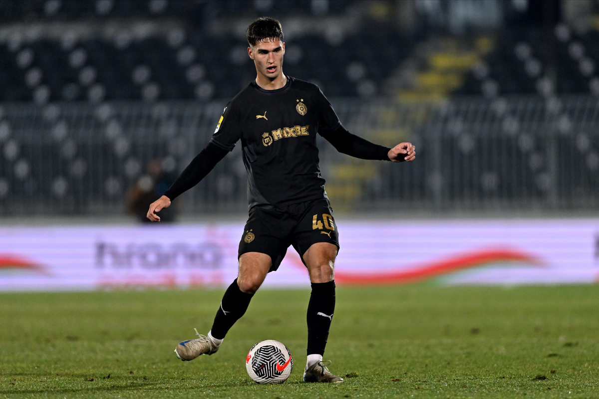 NIKOLA SIMIC fudbaler Partizana na utakmici Superlige Prvenstva Srbije protiv Spartaka Subotica na stadionu Partizana, Beograd 01.02.2025. godine Foto: Marko Metlas Fudbal, Partizan, Superliga Prvenstvo Srbije, Spartak Subotica