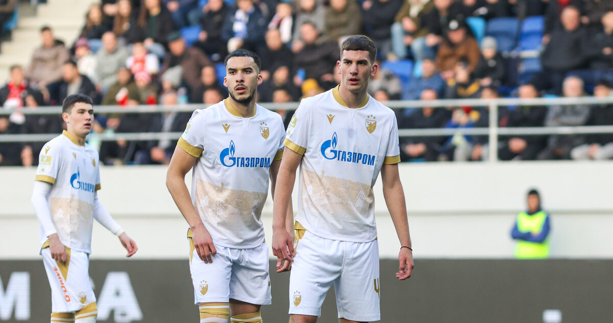 ANDREJ DJURIC i VELJKO MILOSAVLJEVIC fudbaleri Crvene zvezde na utakmici Superlige Prvenstva Srbije protiv TSC Backa Topola na stadionu TSC arena, Backa Topola 02.02.2025. godine Foto: MN PRESS Fudbal, Crvena zvezda, Superliga Prvenstvo Srbije, TSC Backa Topola