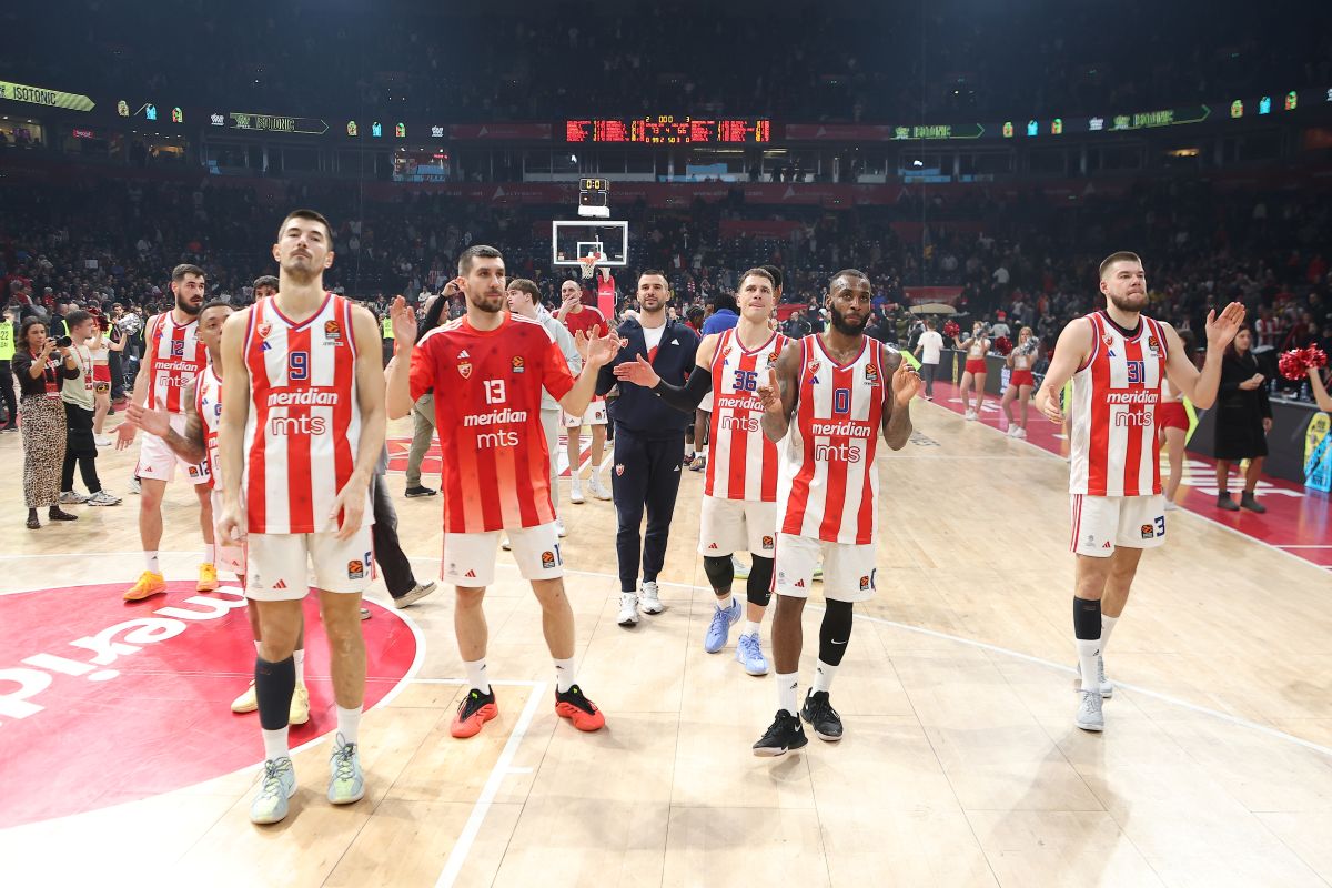 LUKA MITROVIC, OGNJEN DOBRIC, BRANKO LAZIC, NEMANJA NEDOVIC, CODI MILLER MCINTYRE Kodi Miler Mekintajer i ROKAS GIEDRAITIS, RADOST kosarkasa Crvene Zvezde na utakmici Evrolige protiv Asvela u hali Beogradska Arena, Beograd 04.02.2025. godine Foto: Ivica Veselinov / MN PRESS KOSARKA, BASKETBALL, EVROLIGA, EUROLEAGUE, CRVENA ZVEZDA, LDLC ASVEL VILLEURBANNE, ASVEL VILERBAN