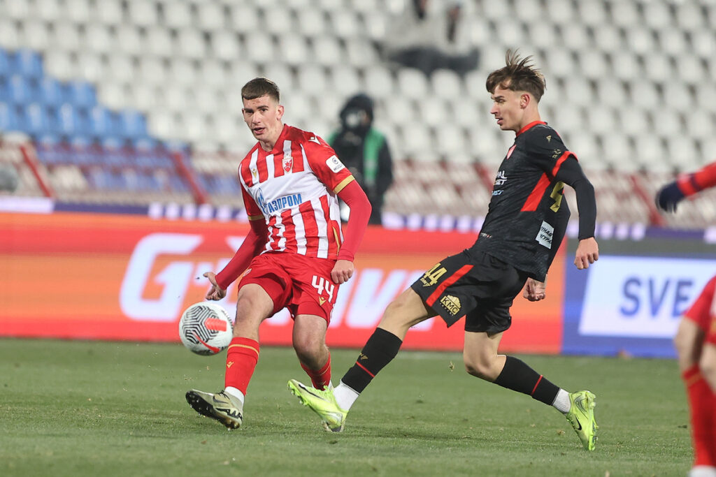 VELJKO MILOSAVLJEVIC fudbaler Crvene Zvezde na utakmici Mocart Superlige protiv Radnickog na stadionu Rajko Mitic, Beograd 08.02.2025. godine Foto: Ivica Veselinov / MN PRESS FUDBAL, FOOTBALL, MOZZART SUPERLIGA, CRVENA ZVEZDA, RED STAR, NATIONAL CHAMPIONSHIP, PRVENSTVO SRBIJE, RADNICKI KRAGUJEVAC