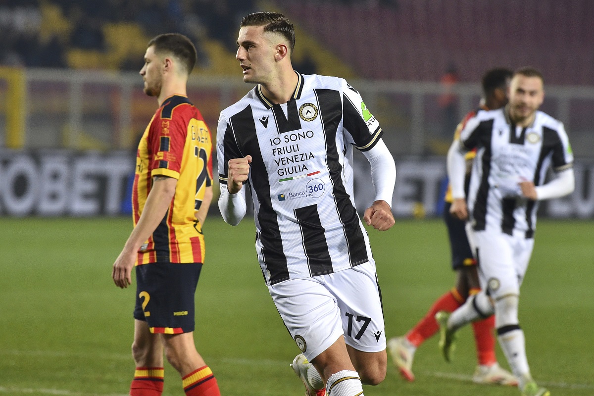 Udinese's Lorenzo Lucca celebrates scoring during the Serie A soccer match between US Lecce and Udinese Calcio at the Via del Mare Stadium in Lecce, Italy, Friday Feb. 21, 2025. (Giovanni Evangelista/LaPresse via AP)