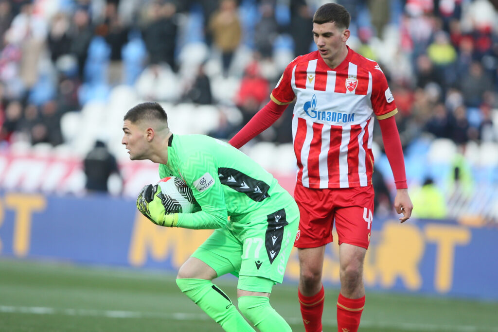 fudbaler Crvene Zvezde na utakmici Mocart Superlige protiv Partizana na stadionu Rajko Mitic, Beograd 22.02.2025. godine Foto: Ivica Veselinov / MN PRESS
 FUDBAL, FOOTBALL, MOZZART SUPERLIGA, CRVENA ZVEZDA, RED STAR, NATIONAL CHAMPIONSHIP, PRVENSTVO SRBIJE, PARTIZAN, DERBI