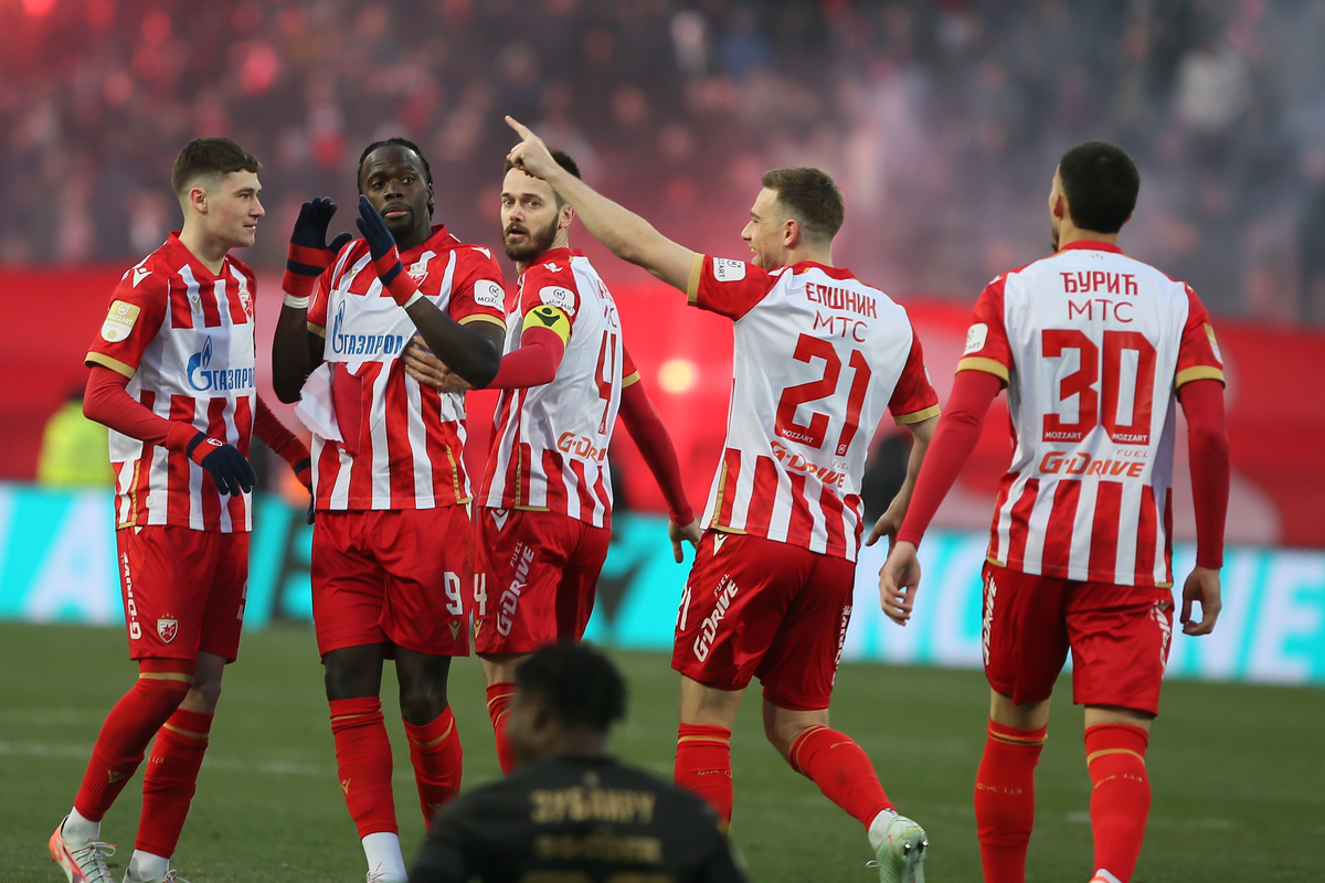 fudbaler Crvene Zvezde na utakmici Mocart Superlige protiv Partizana na stadionu Rajko Mitic, Beograd 22.02.2025. godine Foto: Ivica Veselinov / MN PRESS FUDBAL, FOOTBALL, MOZZART SUPERLIGA, CRVENA ZVEZDA, RED STAR, NATIONAL CHAMPIONSHIP, PRVENSTVO SRBIJE, PARTIZAN, DERBI