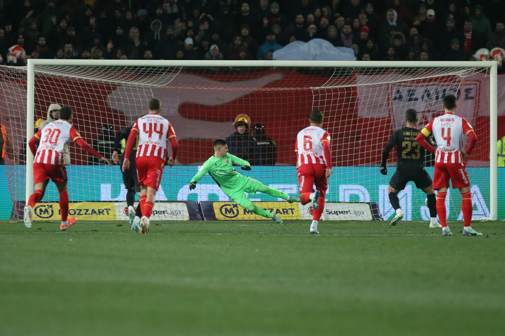 fudbaler Crvene Zvezde na utakmici Mocart Superlige protiv Partizana na stadionu Rajko Mitic, Beograd 22.02.2025. godine Foto: Ivica Veselinov / MN PRESS
 FUDBAL, FOOTBALL, MOZZART SUPERLIGA, CRVENA ZVEZDA, RED STAR, NATIONAL CHAMPIONSHIP, PRVENSTVO SRBIJE, PARTIZAN, DERBI