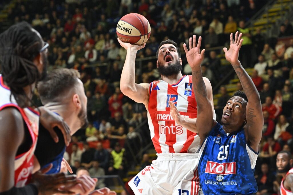 kosarkas Crvene zvezde na utakmici Jadranske ABA lige protiv Buducnosti Podgorica u hali Aleksandar Nikolic Pionir, Beograd 10.02.2025. godine Foto: Marko Metlas Kosarka, Crvena zvezda, Jadranska ABA liga, Buducnost Podgorica