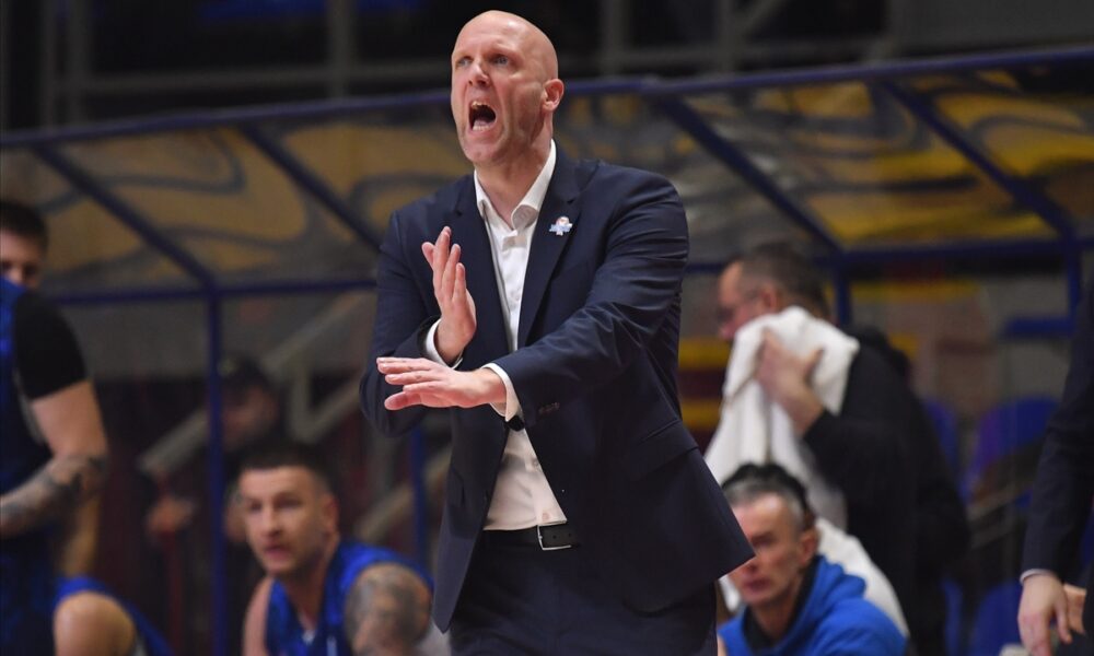 Trener Budućnosti na utakmici Jadranske ABA lige protiv Crvene zvezde u hali Aleksandar Nikolic Pionir, Beograd 10.02.2025. godine Foto: Marko Metlas Kosarka, Crvena zvezda, Jadranska ABA liga, Buducnost Podgorica