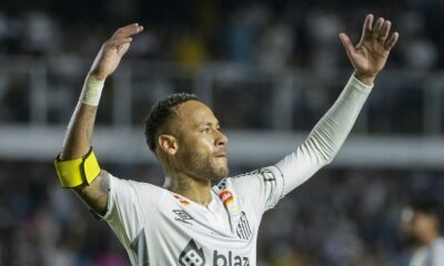 Brazil's Neymar reacts during his debut for Santos FC in a Sao Paulo league soccer match against Botafogo-SP, in Santos, Brazil., Wednesday, Feb. 5, 2025. (AP Photo/Andre Penner)