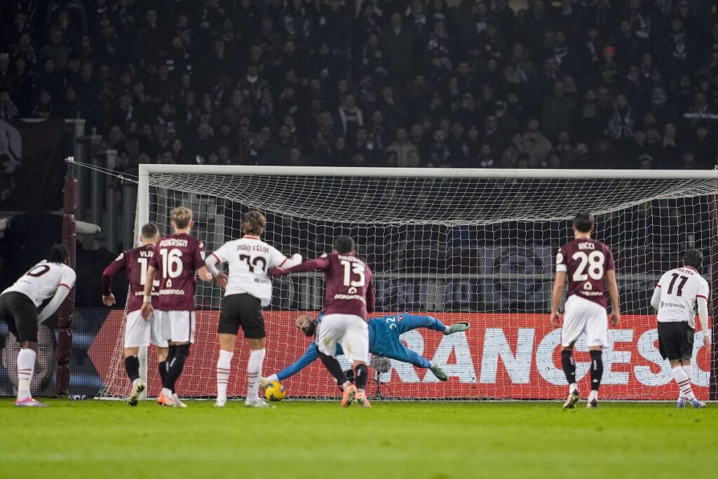 Torino's goalkeeper Vanja Milinkovic-Savic saves a penalty during the Italian Serie A soccer match between Torino and AC Milan the Stadio Olimpico Grande Torino in Turin, north west Italy, Saturday, Feb. 22, 2025. (Fabio Ferrari/LaPresse via AP)