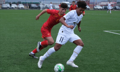 LOUIS ZECEVIC JOHN Luis Zecevic Dzon fudbaler U16 reprezentacije Srbije na utakmici kvalifikacija za Evropsko prvenstvo protiv STEFAN DELIC fudbaler Crne Gore u trening centru Buducnosti, Podgorica 07.03.2024. godine Foto: Risto Bozovic Fudbal, Srbija U16, Crna Gora U16, Kvalifikacije, Evropsko prvenstvo