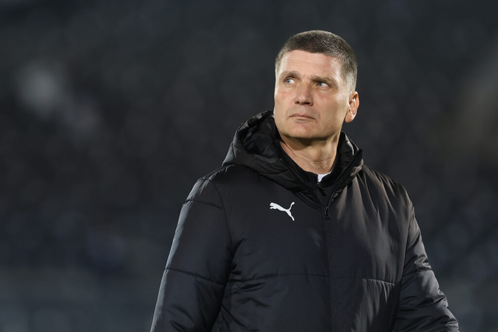 SRDJAN BLAGOJEVIC trener fudbalera Partizana na utakmici Mocart Superlige Srbije protiv Mladosti na stadionu Partizana, Beograd 26.02.2025. godine Foto: Ivica Veselinov / MN PRESS FUDBAL, FOOTBALL, MOZZART SUPERLIGA, PRVENSTVO SRBIJE, NATIONAL CHAMPIONSHIP, PARTIZAN, FK MLADOST LUCANI
