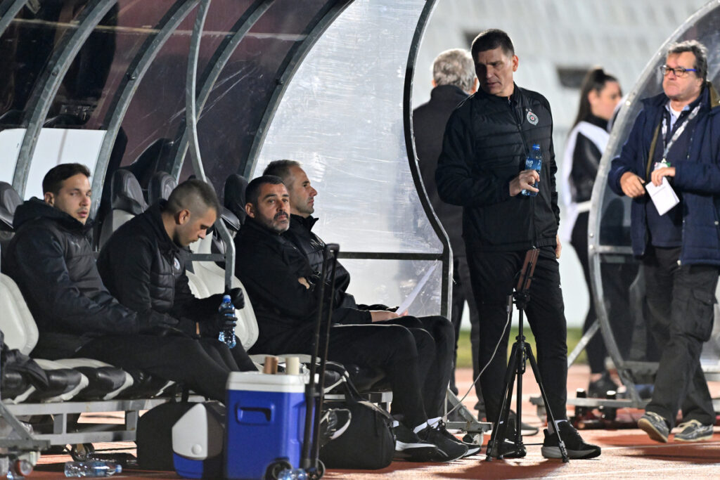 SRDJAN BLAGOJEVIC trener fudbalera Partizana na utakmici Superlige Prvenstva Srbije protiv Novog Pazara na stadionu Partizana, Beograd 08.03.2025. godine Foto: Marko Metlas Fudbal, Partizan, Superliga Prvenstvo Srbije, Novi Pazar