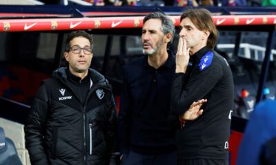 Osasuna's head coach Vicente Moreno, centre, looks on ahead of the Spanish La Liga soccer match between Barcelona and Osasuna at the Lluis Companys Olympic Stadium, in Barcelona, Spain, Saturday, March 8, 2025. (AP Photo/Joan Monfort)