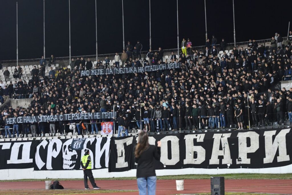 GROBARI navijaci fudbalera Partizana na utakmici Superlige Prvenstva Srbije protiv Novog Pazara na stadionu Partizana, Beograd 08.03.2025. godine Foto: Marko Metlas Fudbal, Partizan, Superliga Prvenstvo Srbije, Novi Pazar