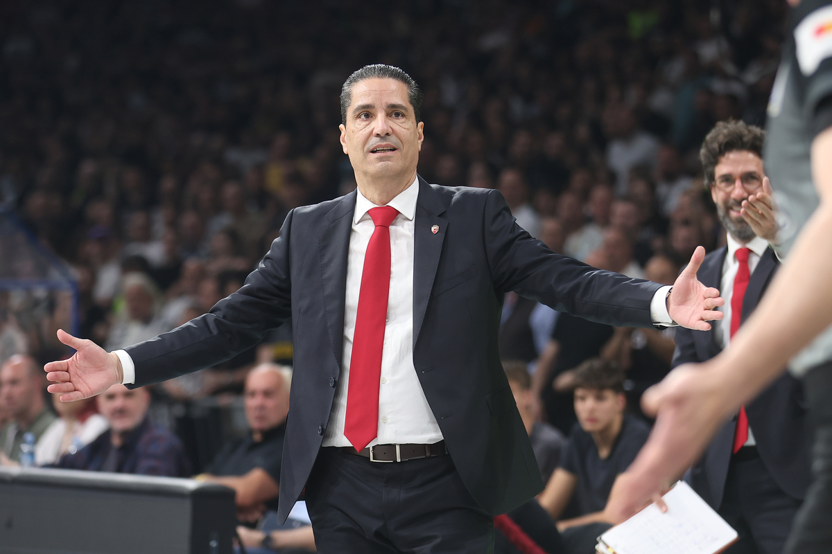 Trener Zvezde na utakmici ABA lige protiv Partizana u hali Beogradska Arena, Beograd 21.04.2025. godine Foto: Ivica Veselinov / MN PRESS KOSARKA, BASKETBALL, ABA LIGA, ABA LEAGUE, KK PARTIZAN, KK CRVENA ZVEZDA