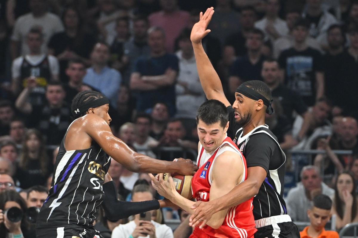 kosarkas Crvene zvezde na utakmici Jadranske ABA lige protiv Parizana u hali Beogradska arena, Beograd 21.04.2025. godine Foto: Marko Metlas Kosarka, Crvena zvezda, Jadranska ABA liga, Partizan