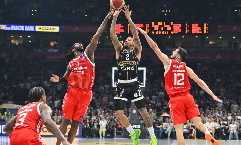 kosarkas Partizan na utakmici Jadranske ABA lige protiv Crvena zvezda u hali Beogradska arena, Beograd 21.04.2025. godine Foto: Marko Metlas Kosarka, Crvena zvezda, Jadranska ABA liga, Partizan