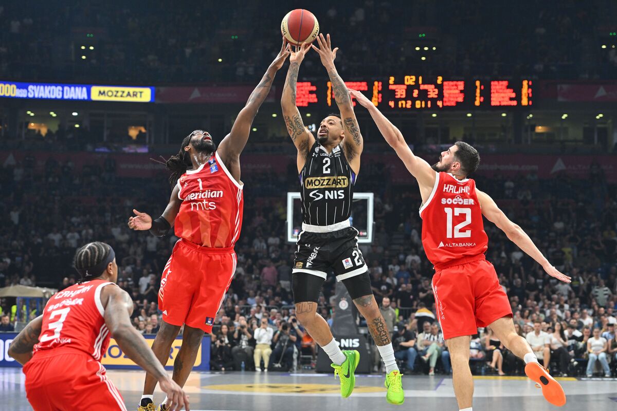 kosarkas Partizan na utakmici Jadranske ABA lige protiv Crvena zvezda u hali Beogradska arena, Beograd 21.04.2025. godine Foto: Marko Metlas Kosarka, Crvena zvezda, Jadranska ABA liga, Partizan