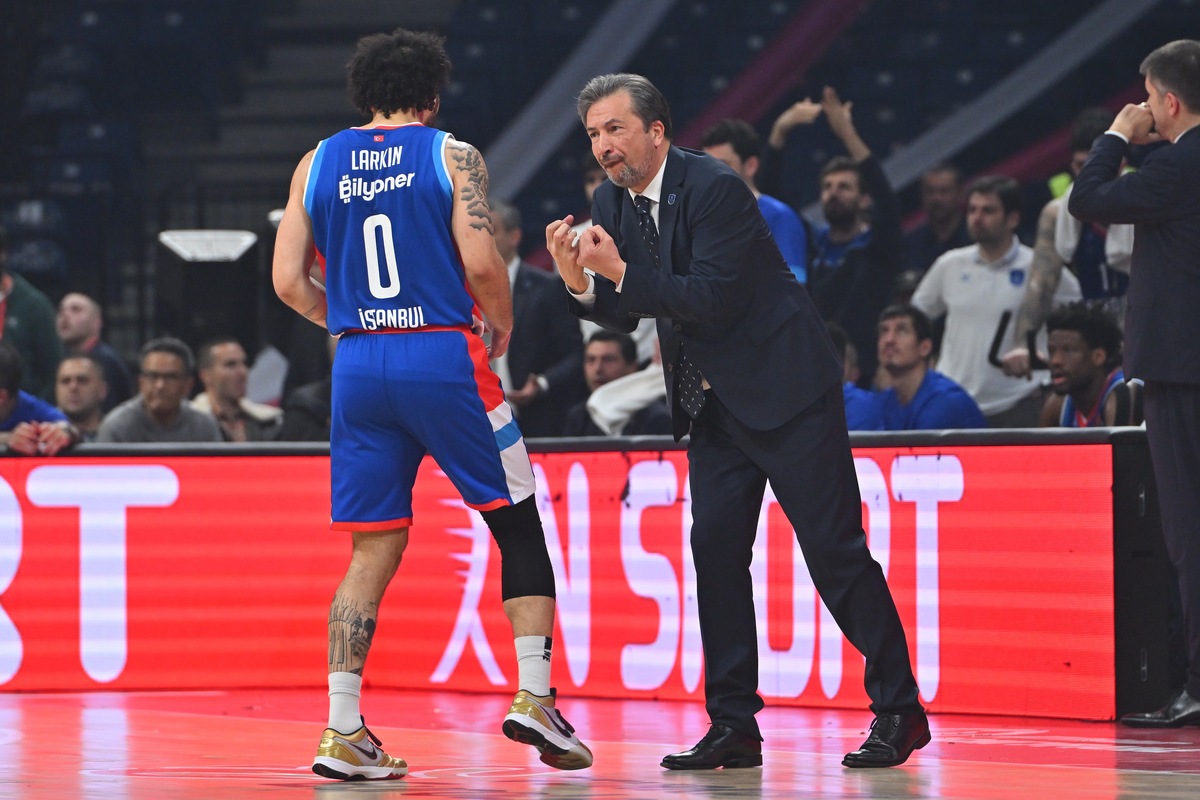 kosarkas Crvene zvezde na utakmici Evrolige protiv Anadolu Efesa Istanbul u hali Beogradska arena, Beograd 04.04.2025. godine Foto: Marko Metlas Kosarka, Crvena zvezda, Evroliga, Anadolu Efes Istanbul