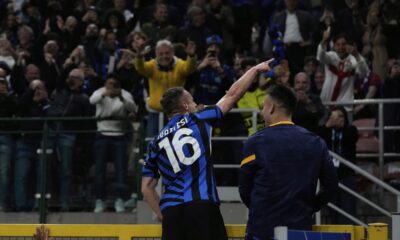 Inter Milan's Davide Frattesi celebrates after scoring his side's fourth goal during the Champions League semifinal second leg soccer match between Inter Milan and Barcelona at San Siro stadium in Milan , Italy, Tuesday, May 6, 2025. (AP Photo/Luca Bruno)