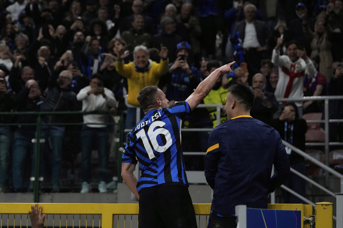 Inter Milan's Davide Frattesi celebrates after scoring his side's fourth goal during the Champions League semifinal second leg soccer match between Inter Milan and Barcelona at San Siro stadium in Milan , Italy, Tuesday, May 6, 2025. (AP Photo/Luca Bruno)