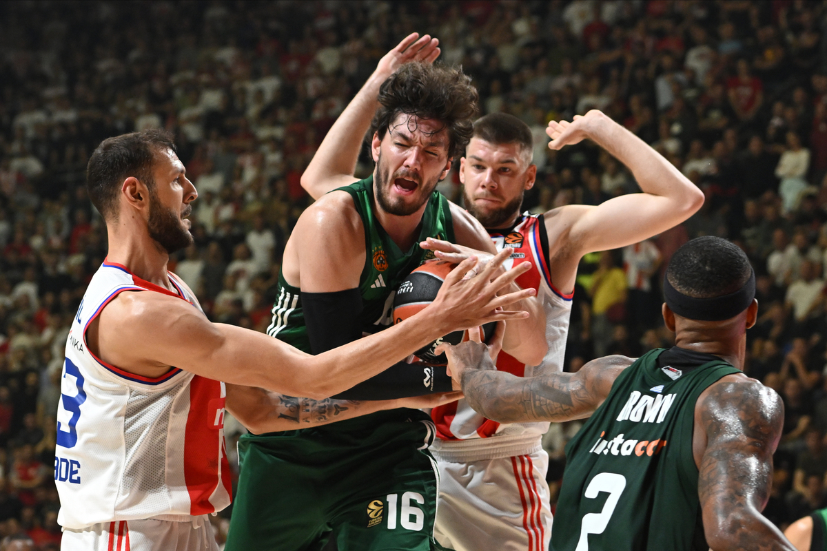 CEDI OSMAN kosarkas Panatinaikosa Atina na utakmici Evrolige protiv UROS PLAVSIC iz Crvene zvezde u hali Aleksandar Nikolic Pionir, Beograd 01.11.2024. godine Foto: Marko MetlasKosarka, Crvena zvezda, Evroliga, Panatinaikos Atina