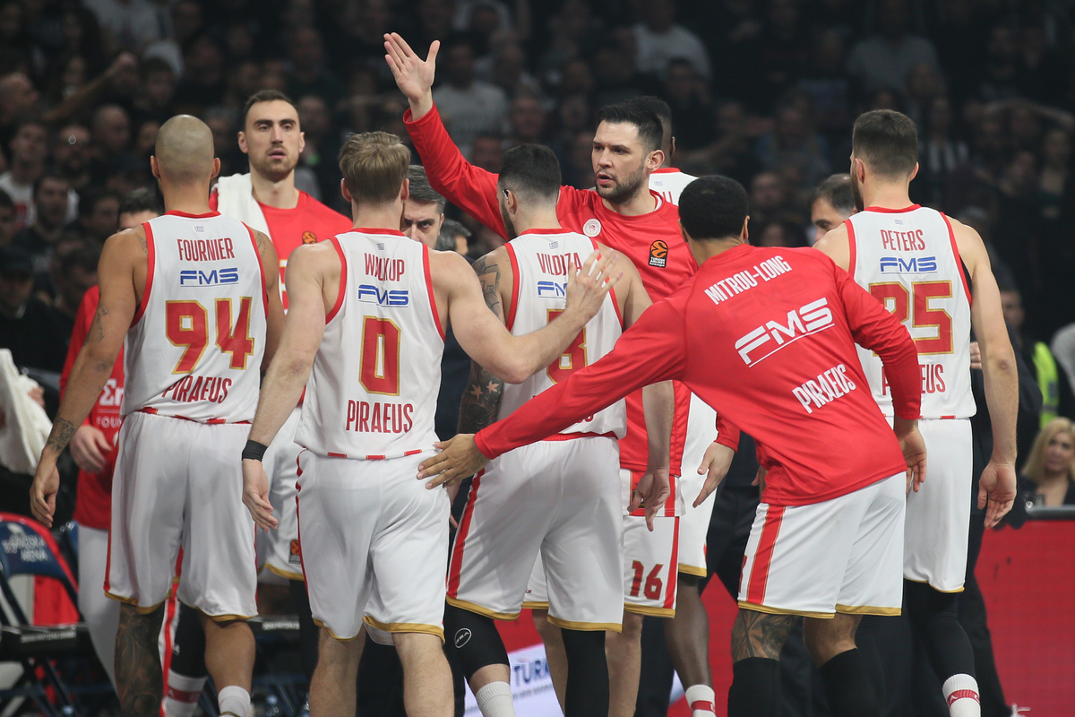 EKIPA kosarkasa Olimpijakosa na utakmici Evrolige protiv Partizana u hali Beogradska Arena, Beograd 28.11.2024. godine Foto: Ivica Veselinov / MN PRESS KOSARKA, BASKETBALL, EVROLIGA, EUROLEAGUE, PARTIZAN, OLYMPIACOS, OLIMPIJAKOS