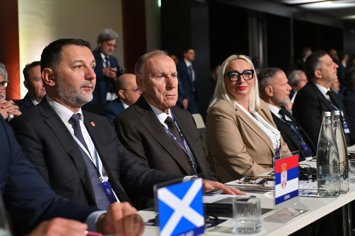 BRANKO RADUJKO sekretar FSS, DRAGAN DZAJIC predsednik FSS , SANDRA SREMCEVIC potpredsednik FSS na 49. UEFA Kongresu u Sava centru, Beograd 03.04.2025. godine Foto: Marko Metlas Fudbal, UEFA, 49. kongres