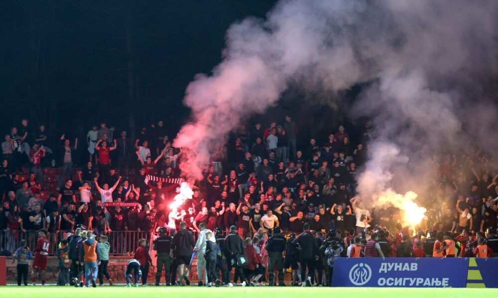 Navijaci fudbalera Radnickog, na prvenstvenoj utakmici protiv Crvene zvezde, na stadionu Cika Daca Kragujevac, 23.04.2025. foto: Mladjan Ivanovic / MN Press photo Fudbal, Radnicki 1923, Crvena zvezda