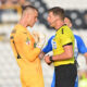 NOVAK SIMOVIC sudija iz Lovcenca i ALEKSANDAR JOVANOVIC golman fudbalera Partizana na utakmici Superlige Prvenstva Srbije protiv OFK Beograda na stadionu Partizana, Beograd 23.04.2025. godine Foto: Marko Metlas Fudbal, Partizan, Superliga Prvenstvo Srbije, OFK Beograd