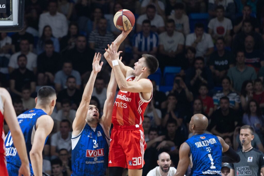 FILIP PETRUSEV kosarkas Crvene zvezde na utakmici plej ofa Jadranske ABA lige protiv Buducnosti Podgorica u hali Moraca, Podgorica 26.05.2025. godine Foto: MN PRESS Kosarka, Crvena zvezda, Polufinale Plej ofa Jadranska ABA liga, Buducnost Podgorica