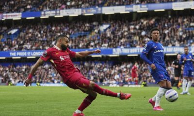 Liverpool's Mohamed Salah passes the ball during the English Premier League soccer match between Chelsea and Liverpool at Stamford Bridge stadium in London, Sunday, May 4, 2025. (AP Photo/Kin Cheung)