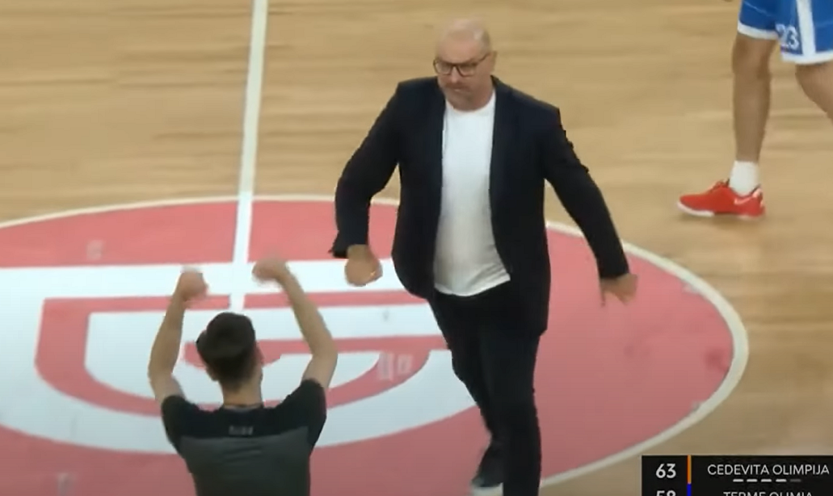 Zvezdan Mitrović nasrnuo na sudiju