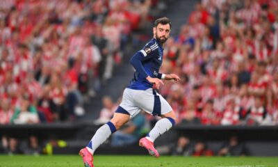 Manchester United's Bruno Fernandes celebrates after scoring his side's second goal during the Europa League semifinal first leg soccer match between Athletic Bilbao and Manchester United at the San Mames stadium in Bilbao, Spain, Thursday, May 1, 2025. (AP Photo/Miguel Oses)