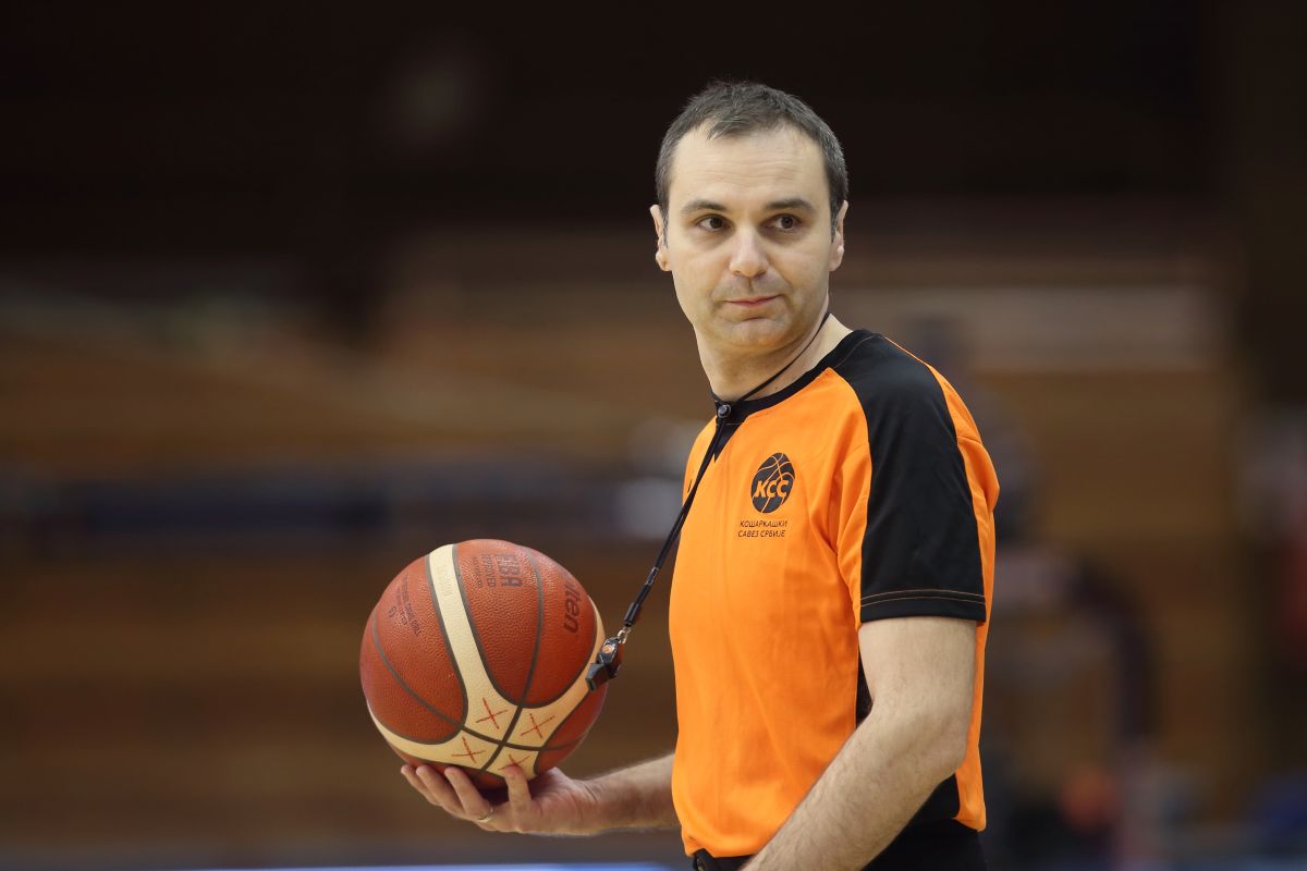 UROS OBRKNEZEVIC sudija, kosarkasi Mega Sokerbeta na utakmici Kupa Radivoja Koraca, Kupa Srbije protiv Vojvodine Novi Sad u hali Spens, Novi Sad 13.02.2021. godine Foto: Marko Metlas Kosarka, Mega Sokerbet, Kup Radivoja Koraca, Kup Srbije, Vojvodina Novi Sad