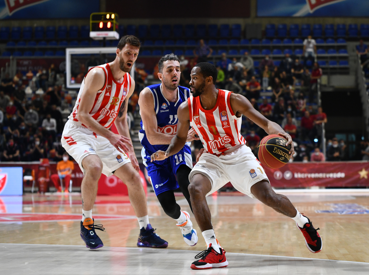 LANGSTON HALL Lengston Hol, kosarkas Crvene zvezde, na utakmici finala Jadranske ABA lige protiv Buducnosti Podgorica, i AMEDEO DELLA VALLE Amedeo Dela Vale, u hali Aleksandar Nikolic. Beograd, 18.05.2021. foto: MN Press / ds Kosarka, Crvena zvezda, Jadranska ABA liga, Buducnost Podgorica
