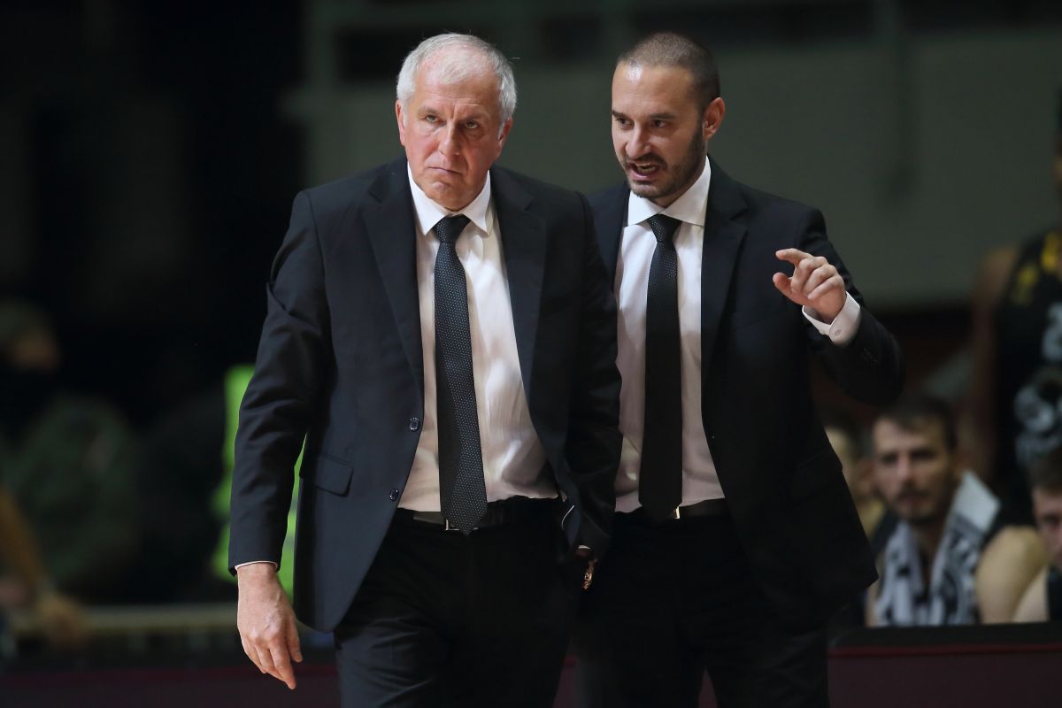 ZELIMIR OBRADOVIC ZELJKO trener i BOGDAN KARAICIC pomocni trener kosarkasa Partizana na utakmici Jadranske ABA lige protiv Krke Novo Mesto u hali Aleksandar Nikolic Pionir, Beograd 23.10.2021. godine Foto: Marko Metlas Kosarka, Partizan, Jadranska ABA liga, Krka Novo Mesto