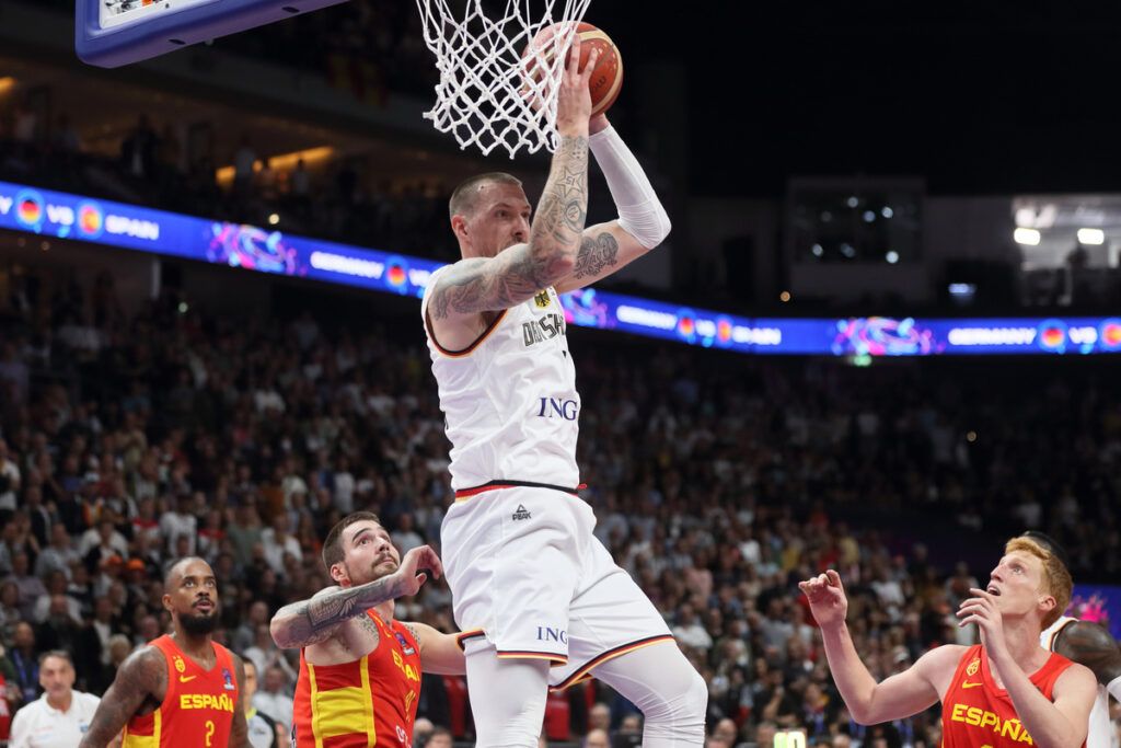 DANIEL THEIS Daniel Tajs kosarkas reprezentacije Nemacke na utakmici polufinala 1/2 FIBA Evropskog prvenstva protiv Spanije u Mercedes Benc areni, Berlin 16.09.2022. godine Foto: Marko Metlas Kosarka, Spanija, FIBA Evropsko prvenstvo, Nemacka