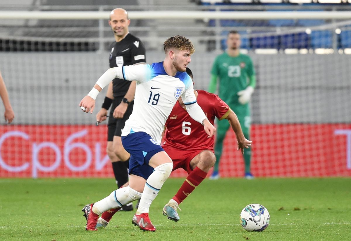 HARVEY ELLIOTT Harvi Eliot, mladi fudbaler Engleske U21, na utakmici kvalifikacija za Evropsko prvenstvo protiv Srbije, i ALEKSA MATIC, na stadionu TSC Arena. Backa Topola, 18.11.2023. foto: Nebojsa Parausic Fudbal, UEFA kvalifikacije za Evropsko prvenstvo U21, Srbija, Engleska