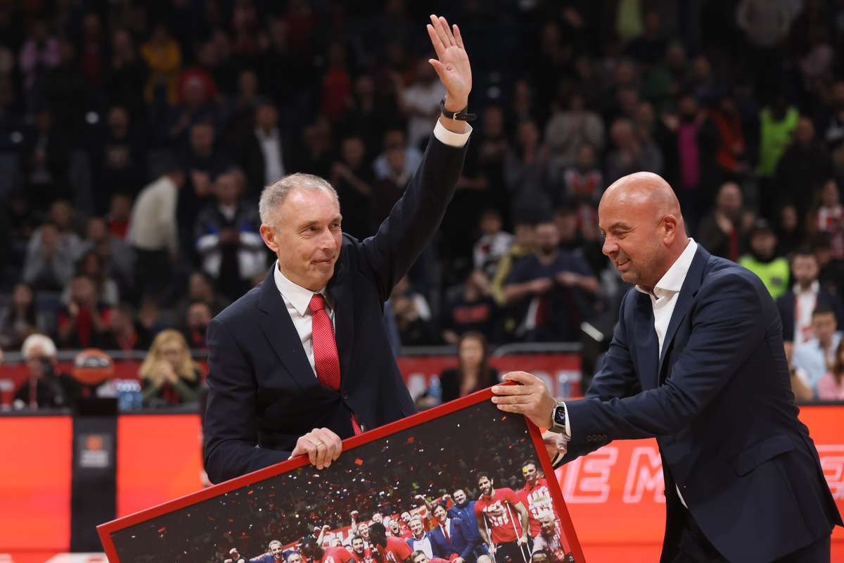 MILAN TOMIC pomocni trener kosarkasa Emporio Armani Olimpija Milano na utakmici Evrolige protiv Crvene zvezde u hali Stark Beogradska arena, Beograd 24.11.2023. godine Foto: Marko Metlas Kosarka, Crvena zvezda, Evroliga, Emporio Armani Milano