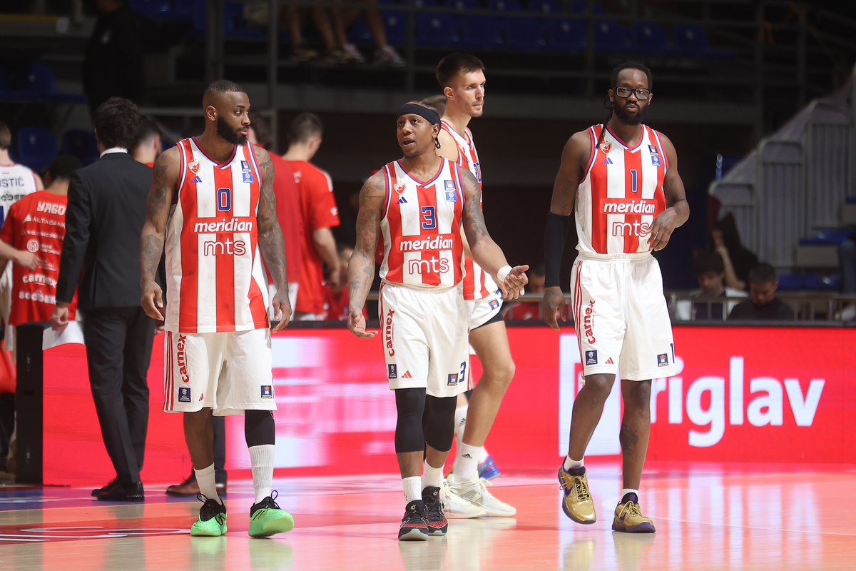 CODI MILLER MCINTYRE Kodi Miler Mekintajer, ISAIAH CANAAN Ajzea Kenan, FILIP PETRUSEV i JOHN BROWN Dzon Braun kosarkasi Crvene Zvezde na utakmici ABA lige protiv SC Derbija u hali Beogradska Arena, Beograd 01.05.2025. godine Foto: Ivica Veselinov / MN PRESS KOSARKA, BASKETBALL, ABA LIGA, ABA LEAGUE, CRVENA ZVEZDA, SC DERBY, SC DERBI PODGORICA, JADRANSKA LIGA, ADRIATIC LEAGUE