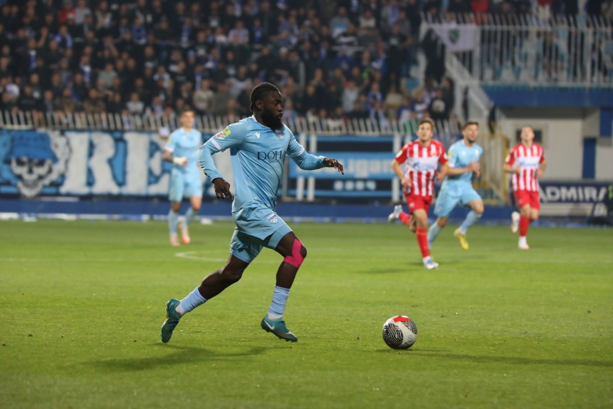 RODNEY AKOWUAH ANTWI Rodni Akwua Antvi fudbaler Novog Pazara na utakmici Superlige Prvenstva Srbije protiv Crvene zvezde na Gradskom stadionu , Novi Pazar, 17.05.2025. godine Foto: Mladjan Ivanovic Fudbal, Crvena zvezda, Superliga Prvenstvo Srbije, Novi Pazar
