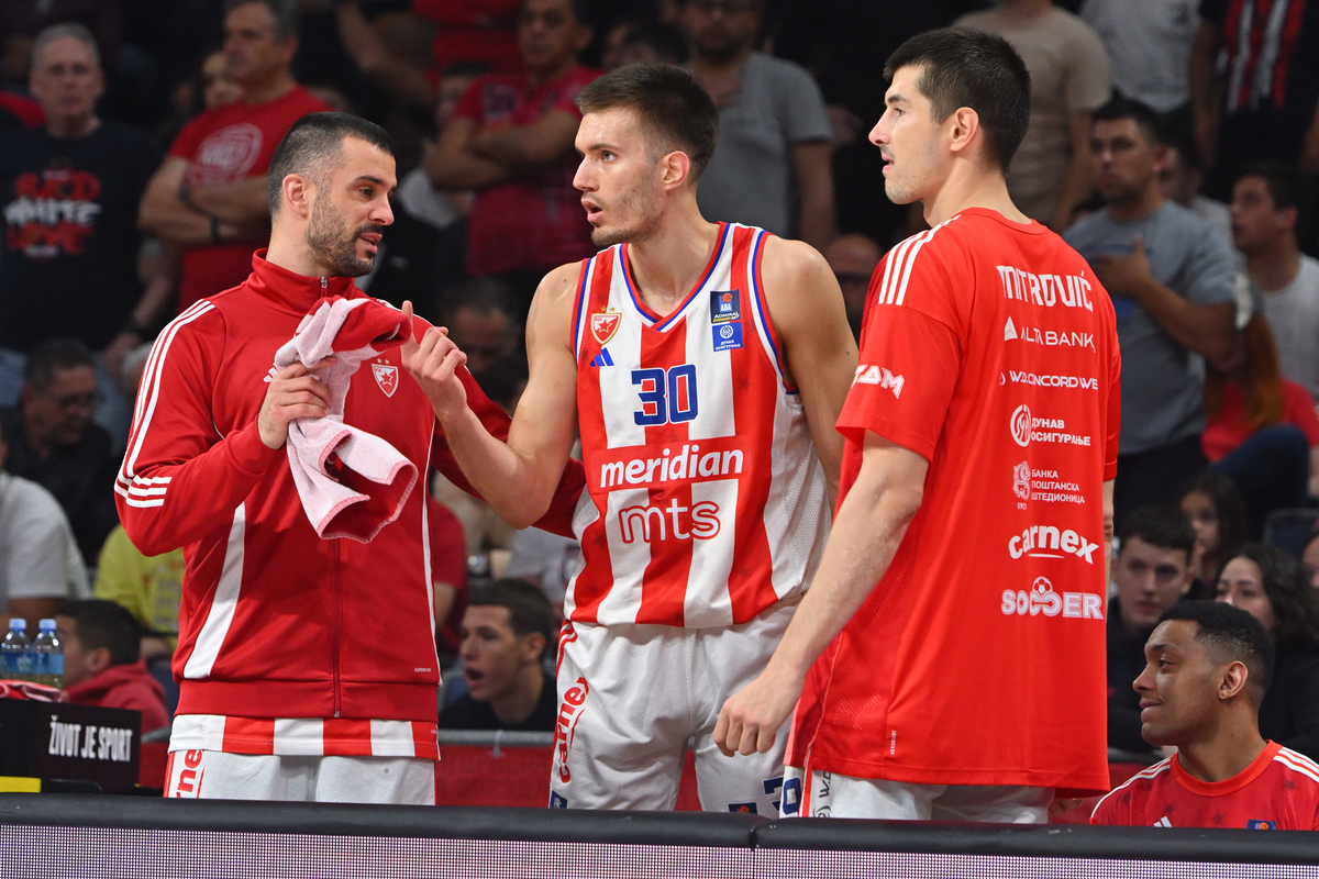 BRANKO LAZIC, FILIP PETRUSEV, LUKA MITROVIC kosarkasi Crvene zvezde na utakmici polufinala Jadranske ABA lige protiv Budicnosti Podgorica u hali Beogradska arena, Beograd 29.05.2025. godine Foto: Marko Metlas Kosarka, Crvena zvezda, Jadranska ABA liga, Buducnost Podgorica