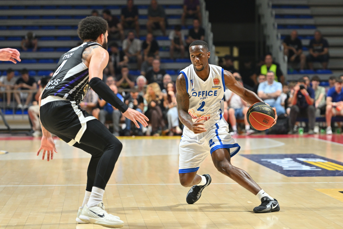 UMOJA ADEYEMI GIBSON Umoja Adejemi Gibson kosarkas Spartaka Subotica na utakmici Prvenstva Srbije protiv Partizana u hali Aleksandar Nikolic Pionir, Beograd 22.06.2025. godine Foto: Marko Metlas Kosarka, Partizan, Prvenstvo Srbije, Spartak Subotica, Kosarkaska liga Srbije, KLS