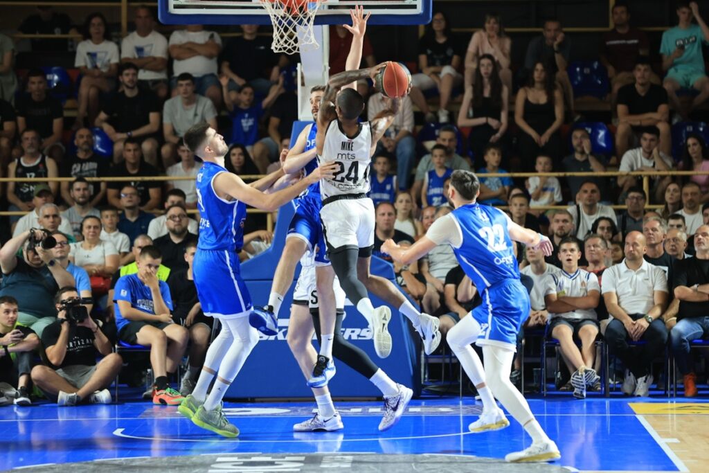 ISIAHA MIKE Ajzeja Majk kosarkas Partizana na utakmici Prvenstva Srbije protiv Spartaka Subotica u hali Dudova suma, Subotica 24.06.2025. godine Foto: MN PRESS Kosarka, Partizan, Prvenstvo Srbije, Spartak Subotica, Kosarkaska liga Srbije, KLS