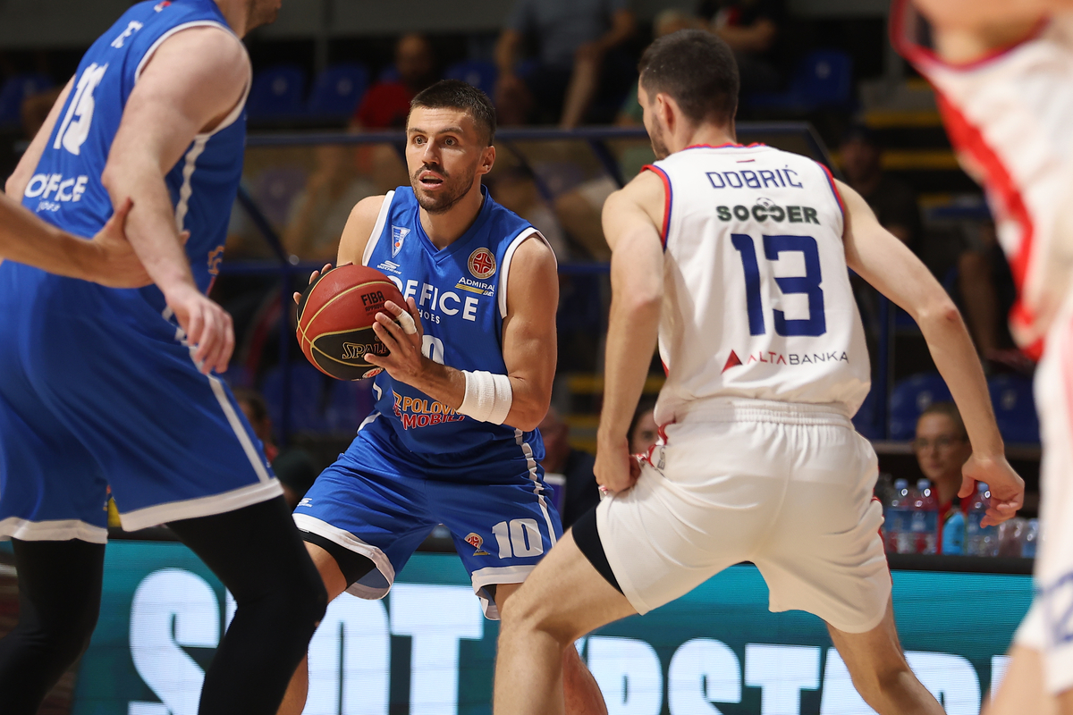 kosarkas Crvene Zvezde na utakmici polufinala Super Kosarkaske Lige Srbije protiv Spartaka u hali Aleksandar Nikolic, Beograd 14.06.2025. godine Foto: Ivica Veselinov / MN PRESS KOSARKA, BASKETBALL, KLS, KOSARKASKA LIGA SRBIJE, CRVENA ZVEZDA, SPARTAK SUBOTICA, PRVENSTVO SRBIJE, NATIONAL CHAMPIONSHIP