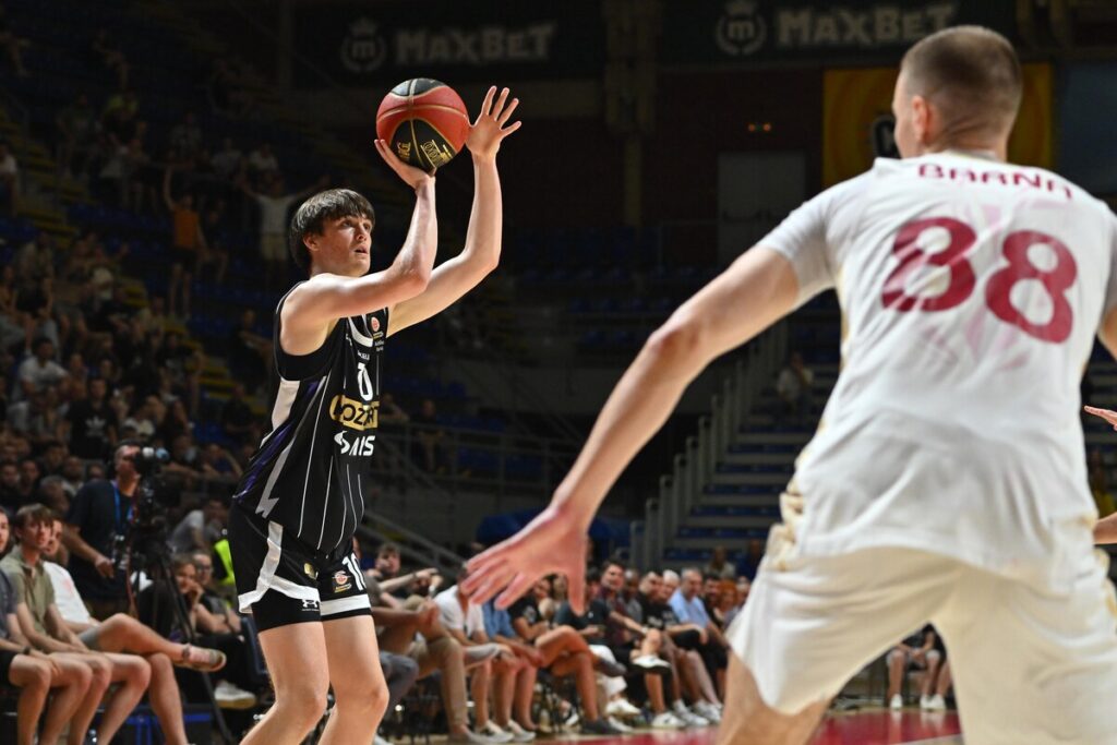 kosarkas Partizana na utakmici Prvenstva Srbije protiv FMP Zeleznika u hali Aleksandar Nikolic Pionir, Beograd 19.06.2025. godine Foto: Marko Metlas Kosarka, Partizan, Prvenstvo Srbije, FMP Zeleznik, Kosarkaska liga Srbije, KLS