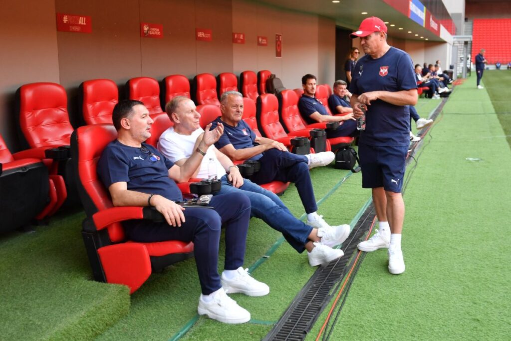 fudbaler reprezentacije Srbije trening pred utakmicu kvalifikacija za FIFA Svetsko prvenstvo protiv Albanije stadion Kombatare, Tirana 06.06.2025. godine Foto: Marko Metlas
Fudbal, Reprezentacija, Srbija, Albanija, Kvalifikacije za Svetsko prvenstvo