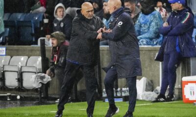 Norway's manager Ståle Solbakken, right, and Italy's national Luciano Spalletti greet each othe rafter a World Cup qualifying soccer match against Italy, Friday, June 6, 2025, at Ullevaal Stadium in Oslo, Norway. (Cornelius Poppe/NTB Scanpix via AP)