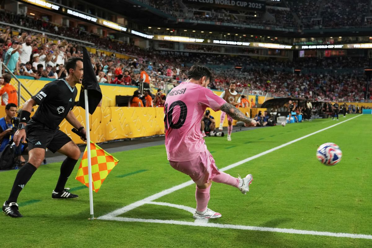 Inter Miami's Lionel Messi takes a corner kick during the Club World Cup group A soccer match between Al Ahly and Inter Miami in Miami, Fla., Saturday, June 14, 2025. (AP Photo/Lynne Sladky)