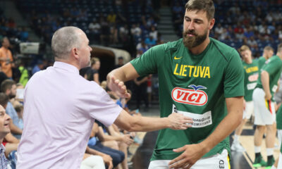 MICHAEL MALONE Majkl Meloun trener Denver Nagetsa i JONAS VALANCIUNAS kosarkas reprezentacije Litvanije na prijateljskoj utakmici protiv Srbije u Stark Beogradskoj areni, Beograd 10.08.2019. godine Foto: Marko Metlas Kosarka, Srbija, Litvanija, Prijateljska utakmica